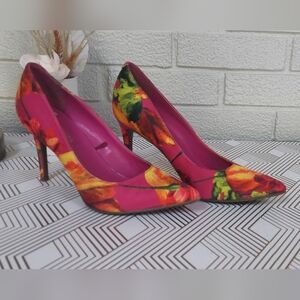 Marc Fisher Darren2 Floral Pumps